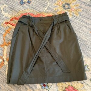 Banana republic, Size 4, Olive Green High-Waisted Paper Bag Skirt with belt
